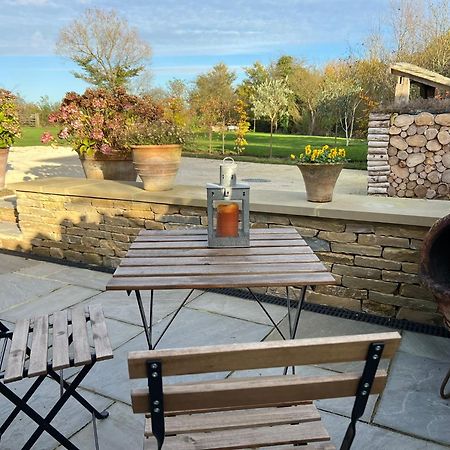 הוילה Hailey Idyllic Secluded Hideaway With Countryside Views On The Edge Of The Cotswolds מראה חיצוני תמונה