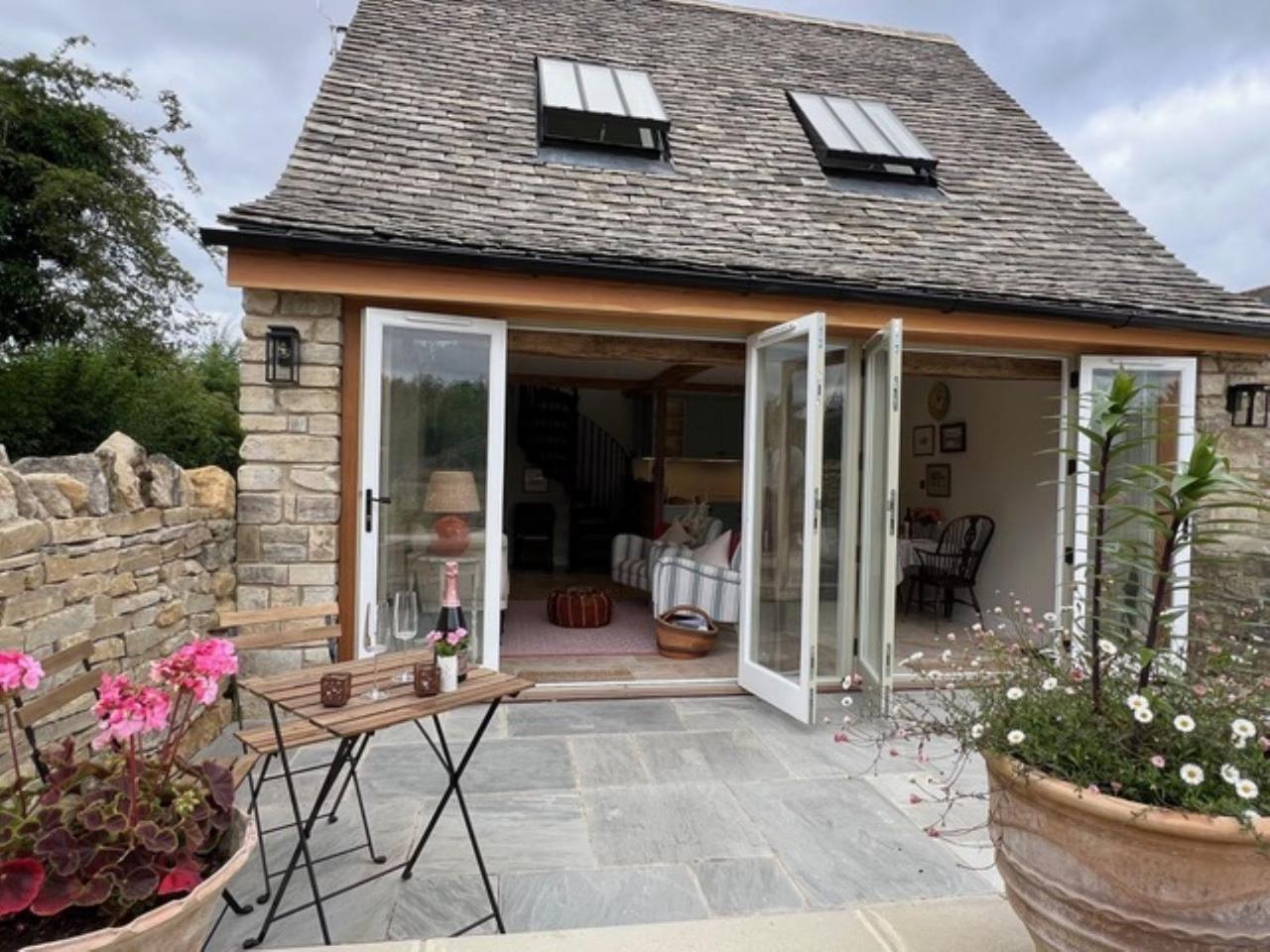 הוילה Hailey Idyllic Secluded Hideaway With Countryside Views On The Edge Of The Cotswolds מראה חיצוני תמונה